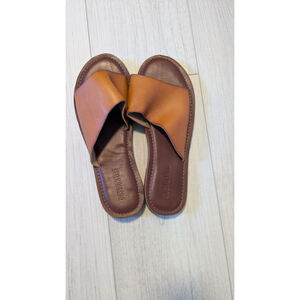 Cushionaire Brown Tan Slide Sandals Size 8